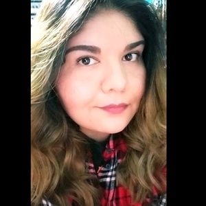 Meet your Posher, Mayra